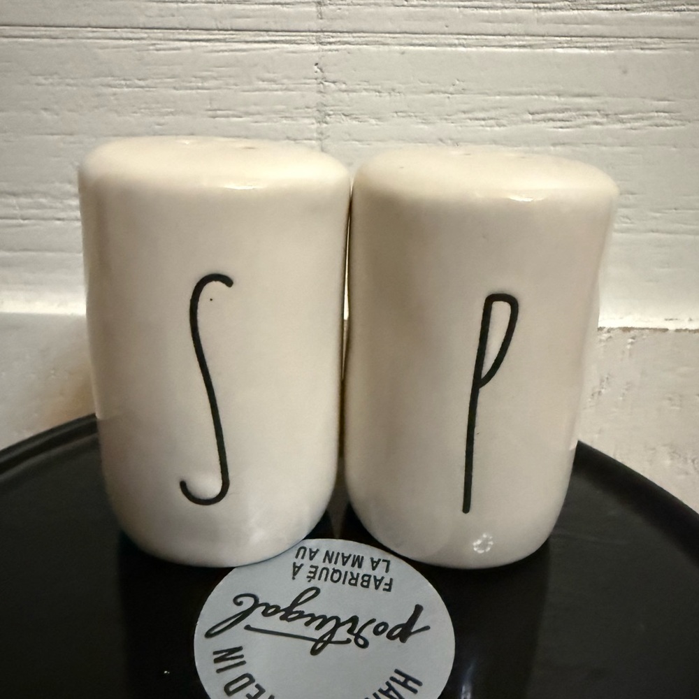Rae Dunn Cream S and P Shakers